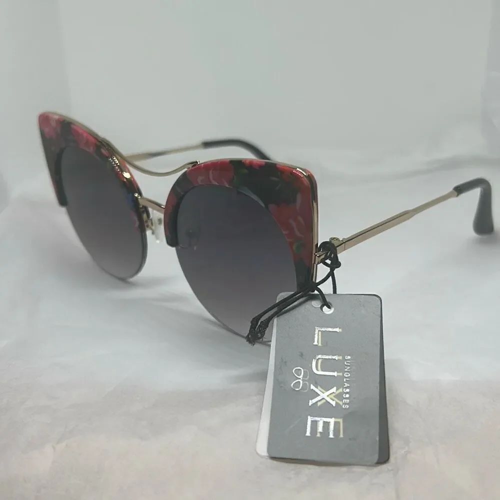 LUXE Floral Cat Eye Sunglasses – Gradient Lens – Chic & Feminine